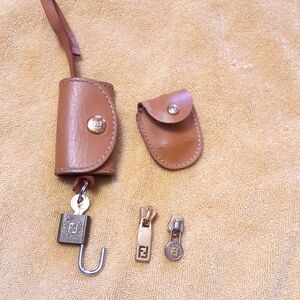 Fendi  padlock hardware Firm price ‼️‼️‼️‼️ + 2 ziper pulls